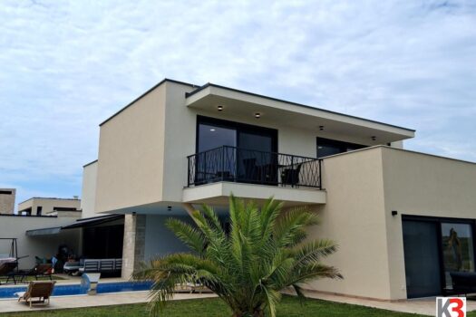 4lEjelucWJxsBraMTjYV03