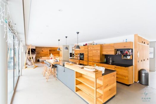 4oHLaPkFXZ4leNiZ7Bq7QY