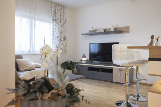 4yNwZvKkNoucZCMR8T6wUE