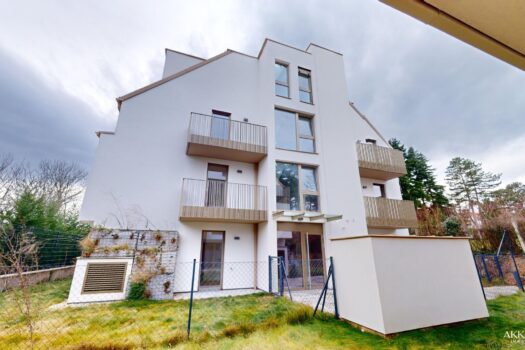 5CQVoTEbsptoQTHyXBAABm