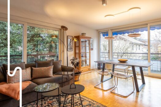 AIGEN.GRÜNBLICK | 3-Zimmer Mietwohnung möbliert Helles Wohn- und Esszimmer