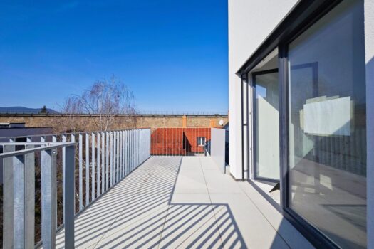 5xgHKBlDWc7sX8xzFXEuyA