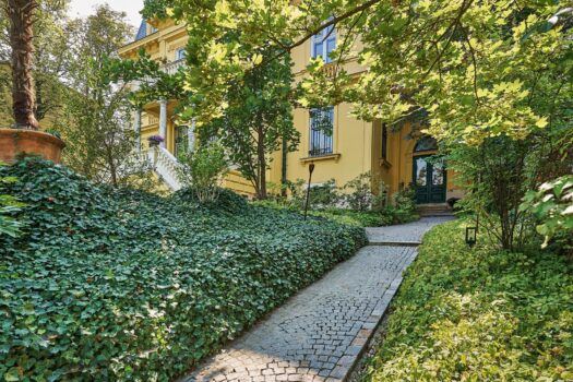 6wt8z4YDS9X8z0HpaYDTgp