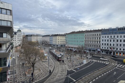 70GnQyE4hgaCNKjKUjgBx8