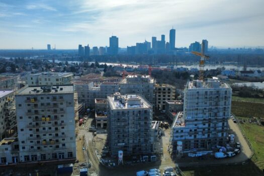 PROVISIONSFREI - THE WATERFRONT CURIOSITY - ABSOLUTE SELTENHEIT – EIGENGRUND BEI DER ALTEN DONAU! 7hdpPqKHLafxkJYAOlcjF3