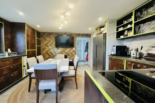 7tUEdNFp2AhpFbN8eR0juk