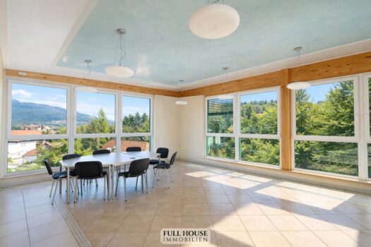 ShV9kTV2J1vfG6Ab1d9gg 1