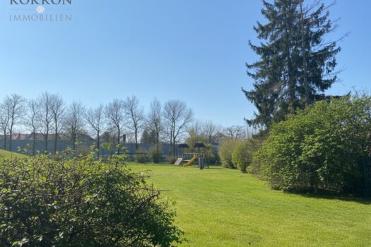 Großer, gepflegter Garten zur allgemeinen Nutzung