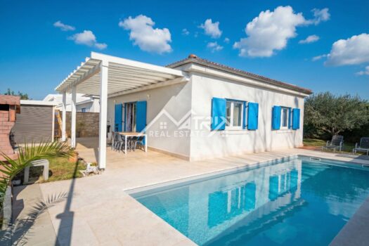 1768160661 naslovna