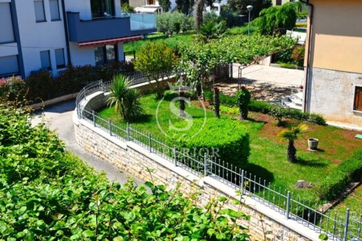 1774358445 301129651 1600x1200