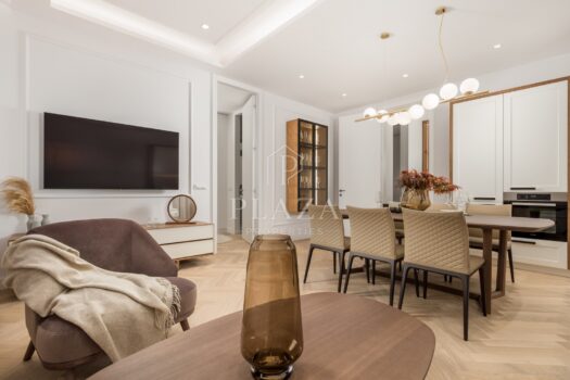 1774862033 1000192347