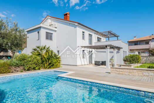 1775060382 mm 3 of 41