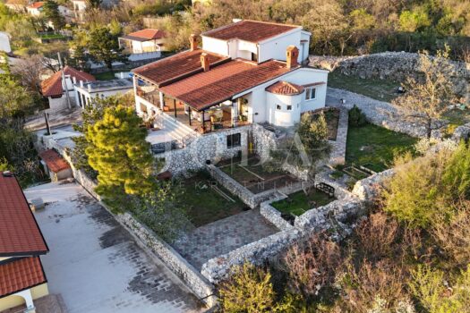 1775640334 1000208602