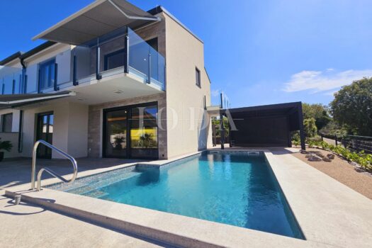 1775909812 1058538244 631637 0