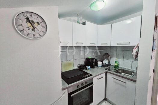 1775911242 1681948983 617784 0