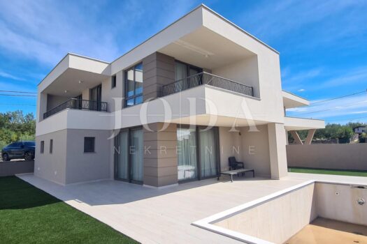 1775920852 2068466009 411459 0