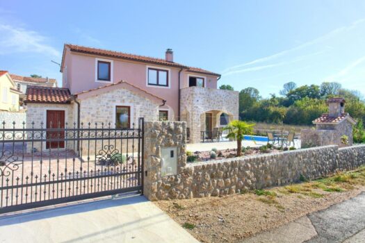 1775921459 1312055606 407075 0