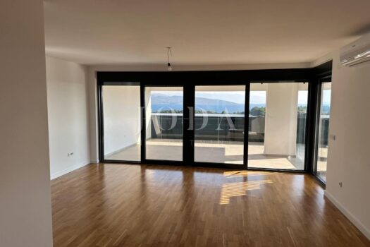 1775922695 748309817 399976 0