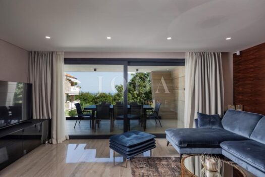 1775927422 1985692086 421227 0