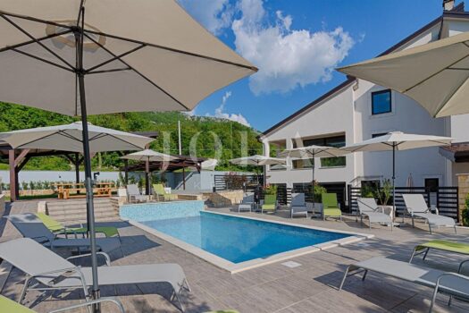 1775931359 489503721 458776 0