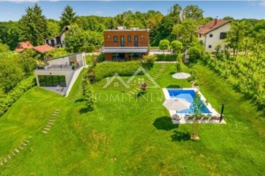 1776152570 villa bazenom slika 275448947