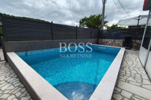 1776332483 kuca s bazenom 920975