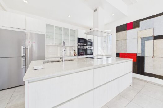 1776691656 cam03863g0 pr0185 still003