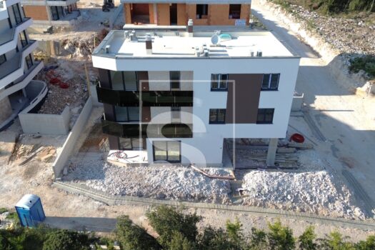 1777144104 dji 0529