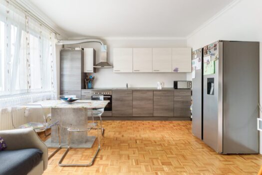 Familienwohnung in der Stadt – 4 Zimmer mit Balkon Wohnküche