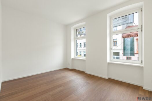 1ynGXjAxbaslJuo0pBHKE9