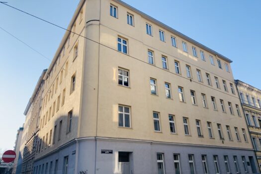 Nette, sanierte Wohnung Nähe Alois-Drasche-Park unbefristet zu mieten! Hausansicht