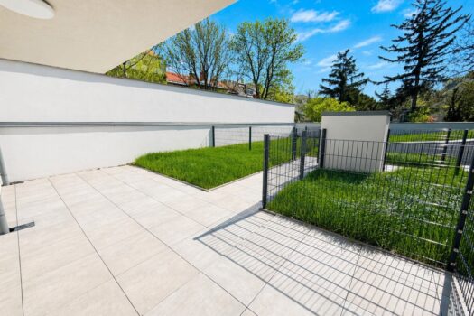 27eIGsRxcFjuhDkmzOvBgN 1