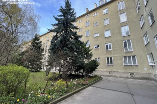 Foto Innenhof (Bepflanzung KI-unterstützt begrünt)