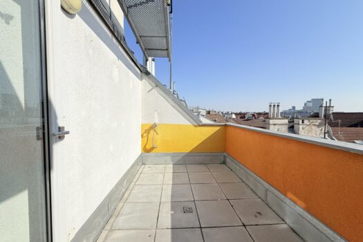 Traumhafte 3-Zimmer Dachgeschoss Wohnung mit knapp 100m2 und charmanter Dachterrasse 2EMlIqkfXz0kmsK29wYgGZ