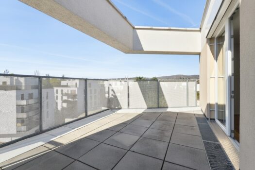 Attraktive 4-Zimmer-Dachgeschosswohnung mit Süd/West-Terrasse - Schöner Weitblick - Klimaanlage 2EOqNgl84qHlyd6OjsyvwY