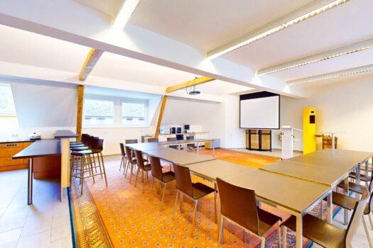 Seminarraum mit Teeküche