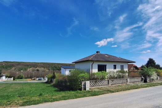 2l42HBgAFCEQCg3NPs51m2