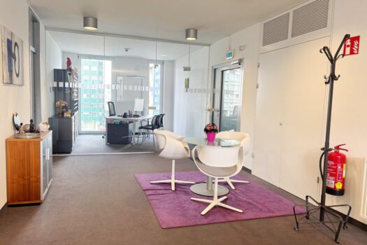 2or4LiZbGHVWqsPeLCL4kA