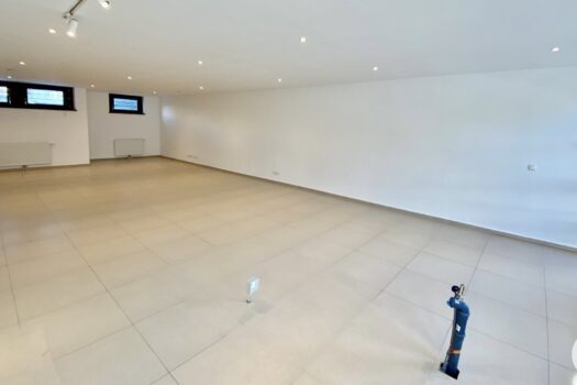 2tkIsAom5MjurENowFWKhV