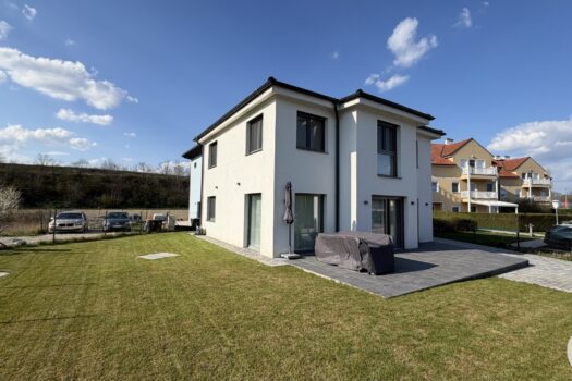 2yxrsaf80JjSpRcU5OZTYT