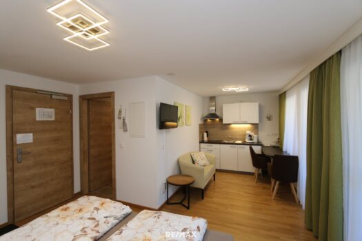 3ZkLC3KkGE8sUnhjY5TJAE