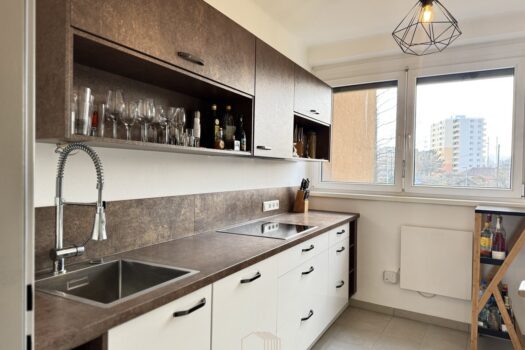 463oyxdcGwO6F2F52SWsTT