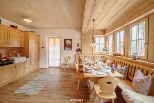 Haus Grundlsee plus Eibenwald11_Veranda_Esstisch_K