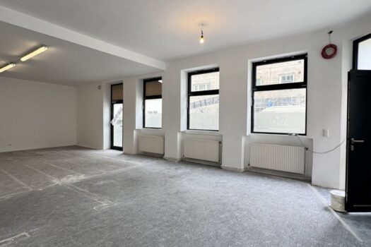 4djnW9dB5jxtWKCJPFG0oq