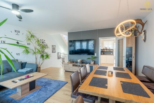 Wohnen mit Dachterrassen-Highlight: Sanierte 4-Zi-Wohnung in absoluter Ruhelage 4fR8kMbXn6i5Z5mPULL7x1