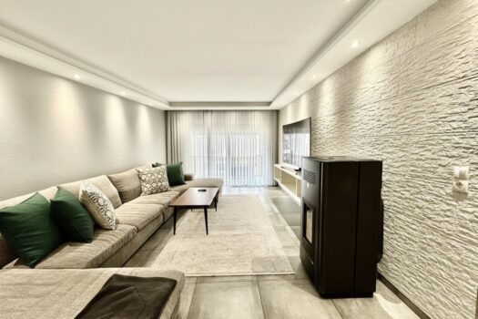 5AyVm1QjGQuL1GTysBttK3