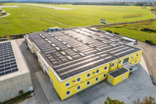 Luftbild Gewerbekomplex