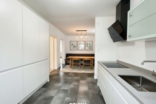 Wohnküche KI generiert