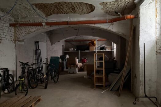 5Hmb1USTzYCSrkq6K19DnF