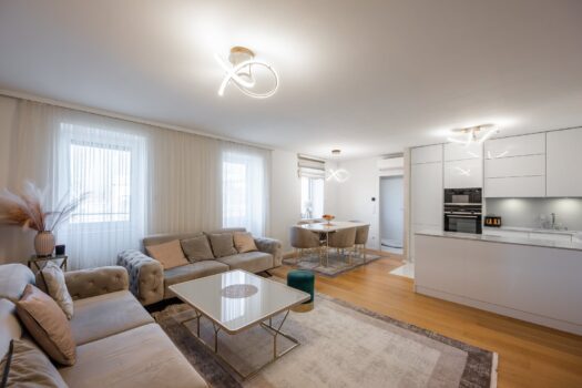 5eENhrEIsxLCSG3Wpk86ci